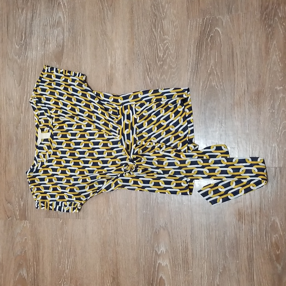 (XS) Banana Republic Geometric Print Sheer Blouse Business Casual Lightweight